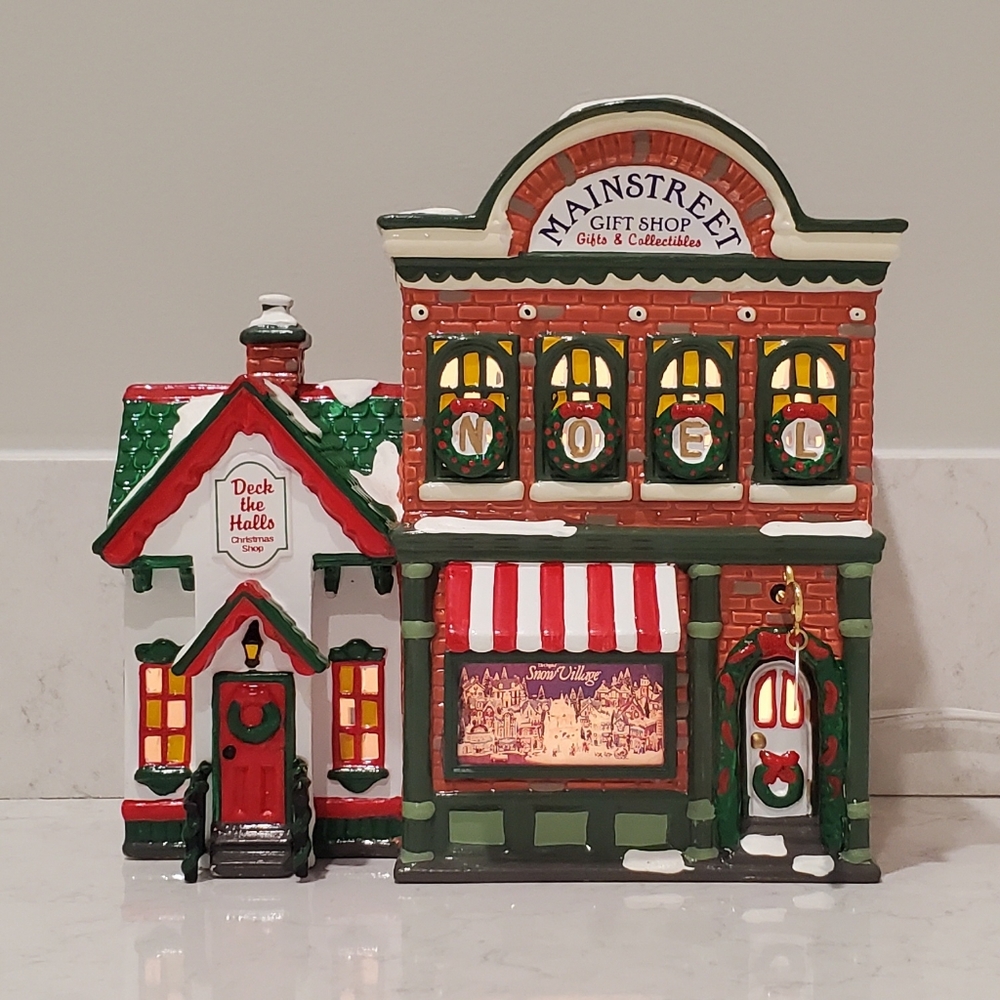 Dept 56 The Original Snow Village - "Mainstreet Gift Shop" Cir. 1997 (Retired)